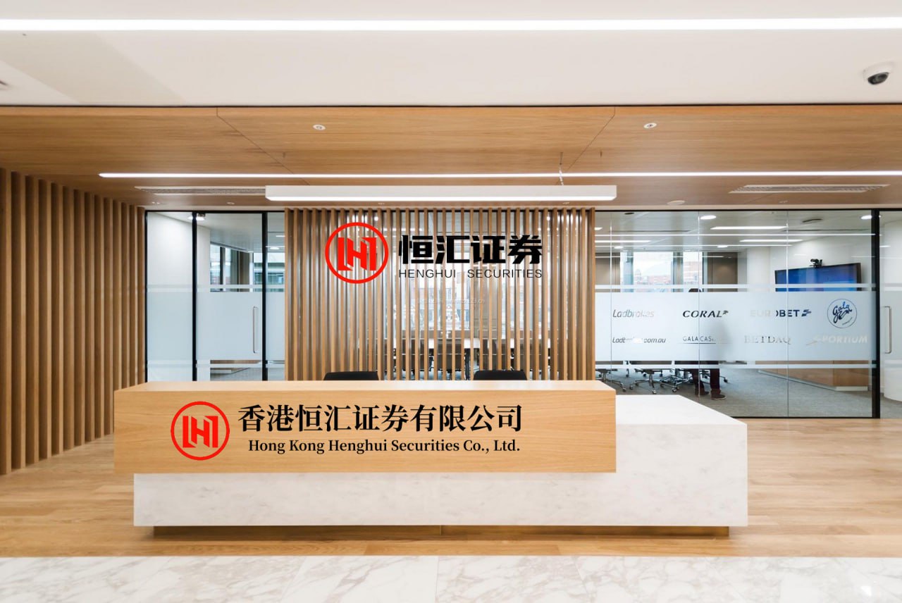 涨中宝 白酒直播间乱象调查！协会认证、名人声音全是假的......